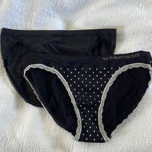 VICTORIA SECRET BIKINI PANTIES - 2 PAIRS Sz: M.